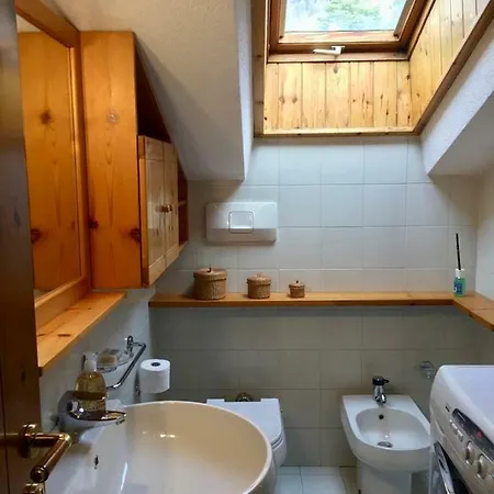 Terme Bormio: Mansarda Con Box Privato Бормио